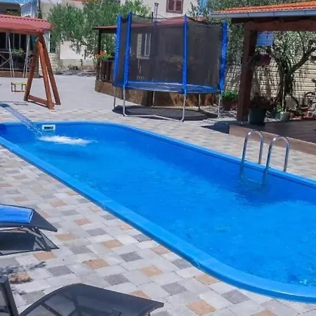 Studio With Pool *