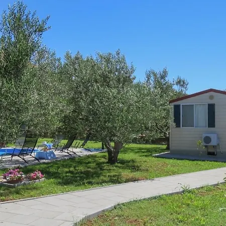 Lejlighed Studio With Pool Pakoštane
