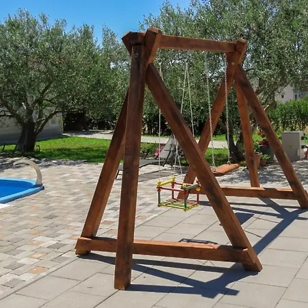 Studio With Pool * باكوشتاني