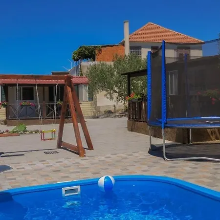Studio With Pool * باكوشتاني
