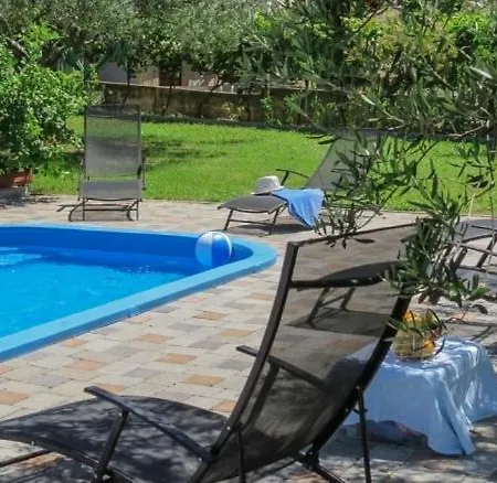 Studio With Pool * Pakoštane